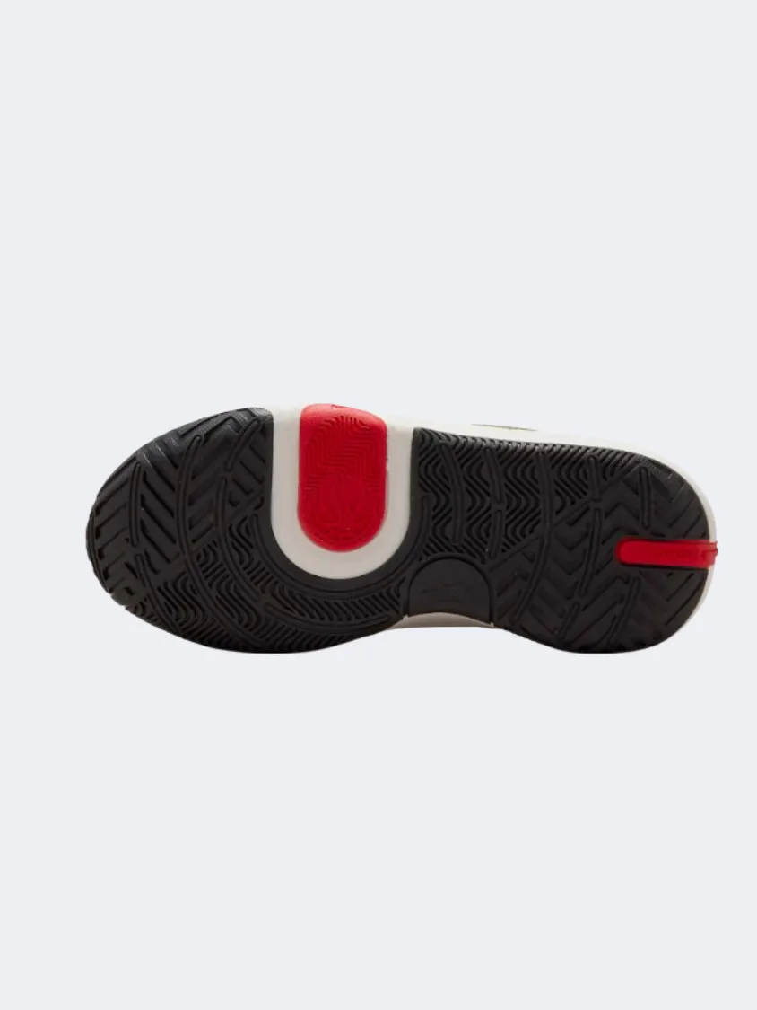 Nike Team Hustle 11 Gs-Boys Basketball Shoes White/Gold/Red/Black